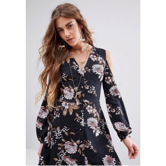 Dresses & Skirts - HP Yasmin Floral Print L/S Dress w/Cold Shoulder